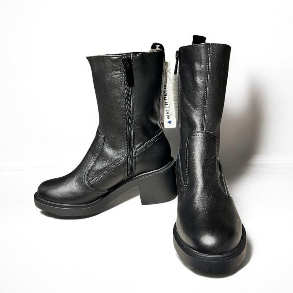 🌻NEW w/tags Andre Assous Gloria Chelsea Bootie Size 5.5 - Picture 6 of 12